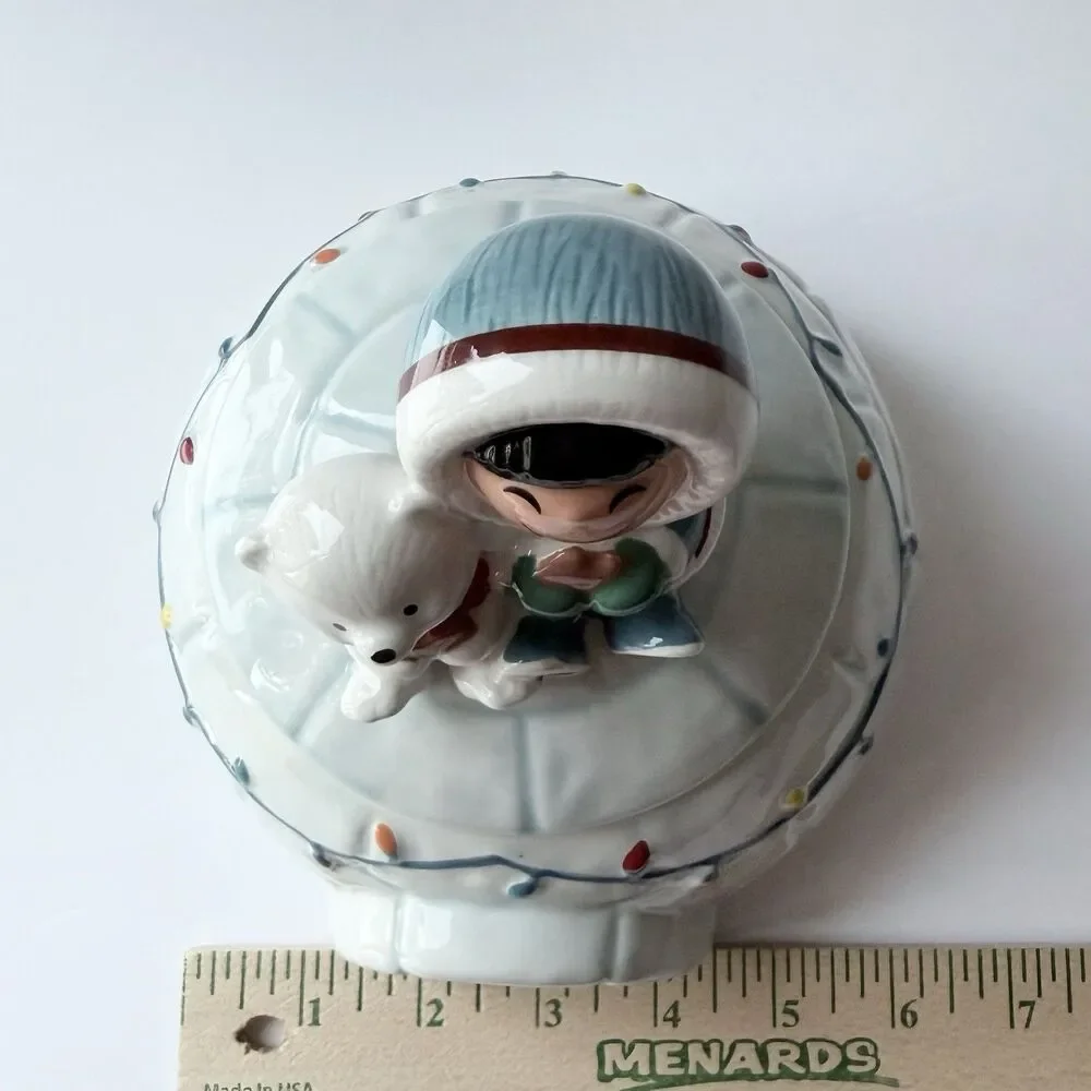 Hallmark Frosty Friends Igloo Ceramic Cookie Jar Retired 2016 Eskimo *READ*